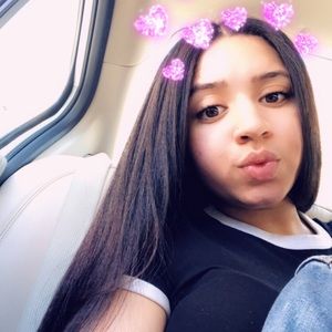 Meet your Posher, Denise